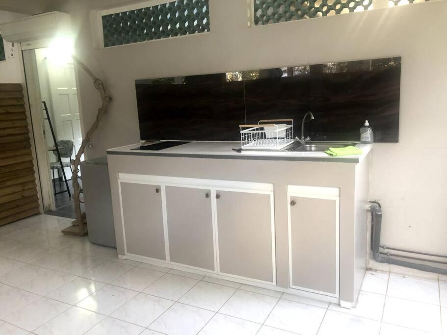 Studio Cosy Avec Piscine Saint-Joseph Bagian luar foto